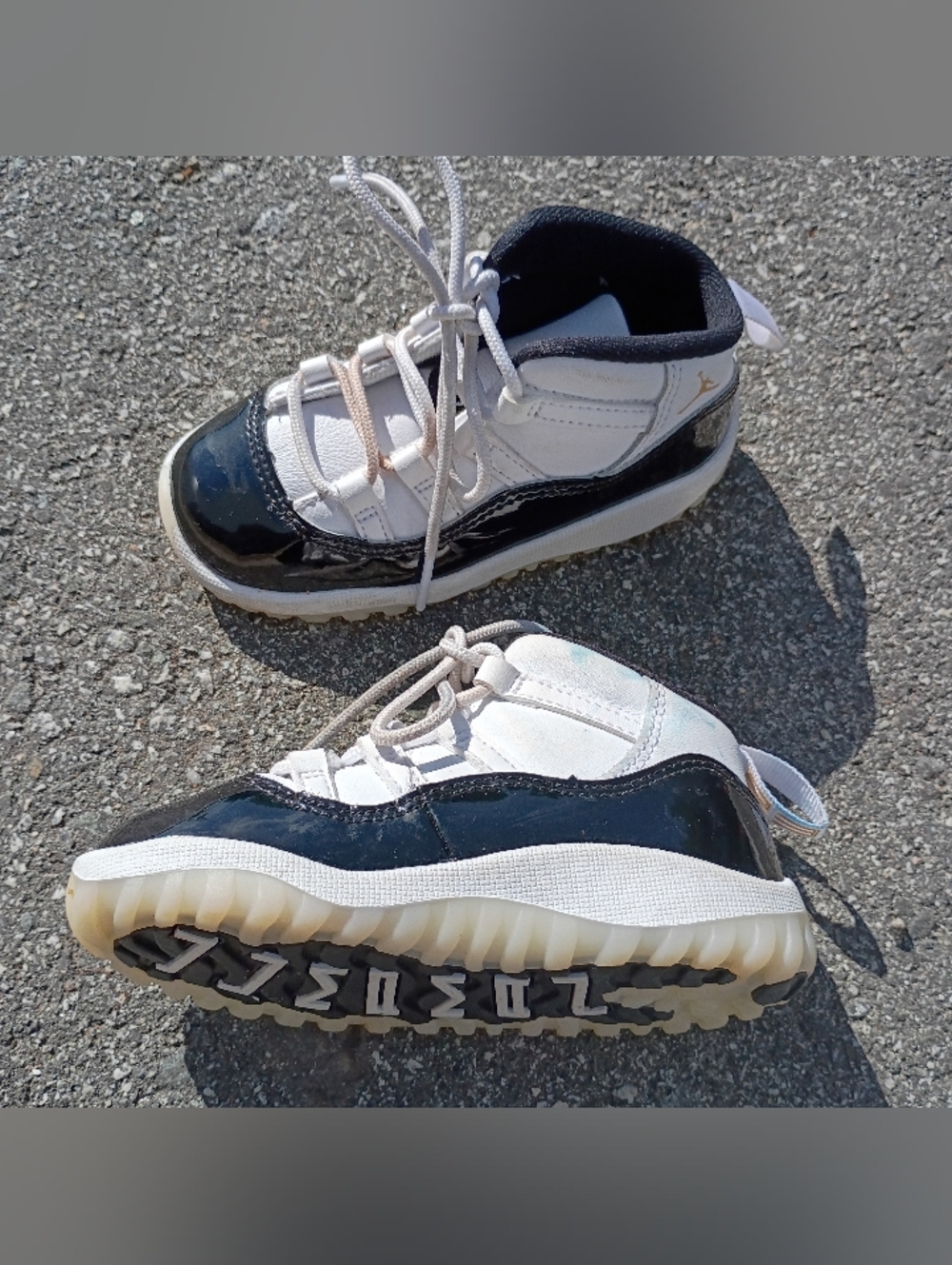 Jordan 11 Retro Toddler 8c White Black Patent Leather Sneaker Shoes - Picture 2 of 7